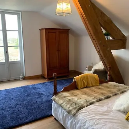 Holiday home Chateau Les Bernards Le Donjon